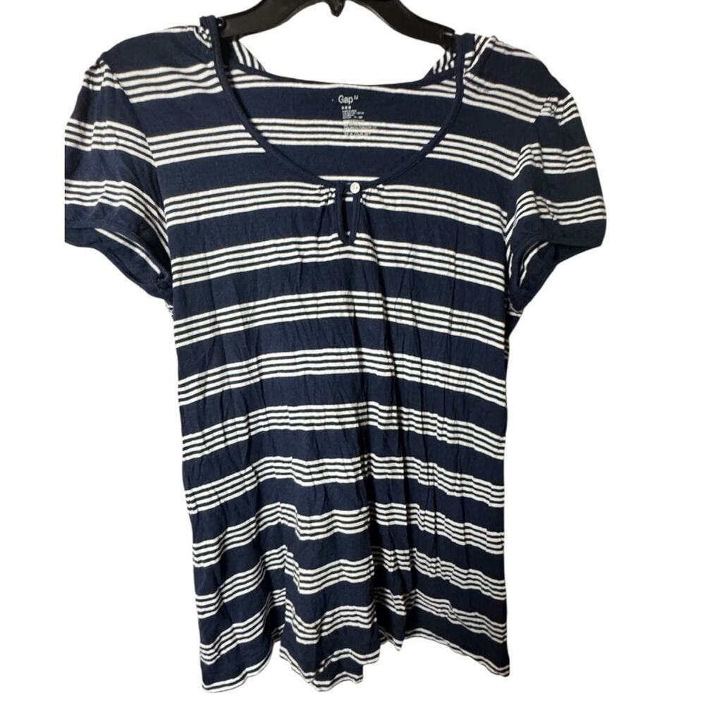 GAP Women’s Short Sleeve Navy and White Striped Tee Sz M
